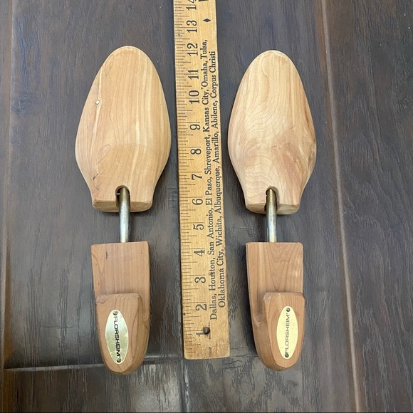 Florsheim Men's Tan Wooden Shoe Tree Length 11.5 Inches - Picture 1 of 3